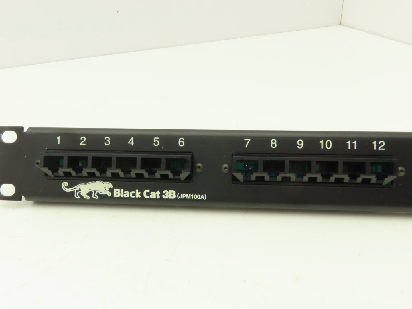 Black Box JPM100A Black Cat 3B Rack Mount Cat 3 Network Patch Panel 24 Port AT&T