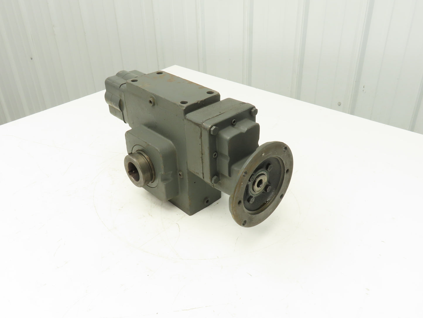 Winsmith 935MDSNXE Double Reduction Worm Gearbox 120:1 Reducer 1.53Hp 14.6 RPM