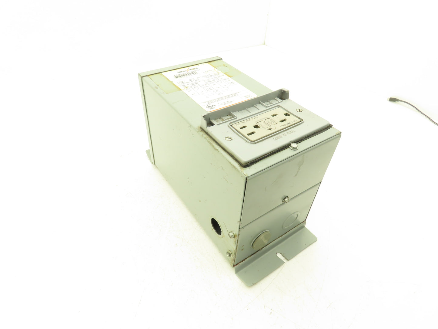 Federal Pacific Transformer 1KVA PRI 240/480V SEC 120/240V 1PH w/Receptacle