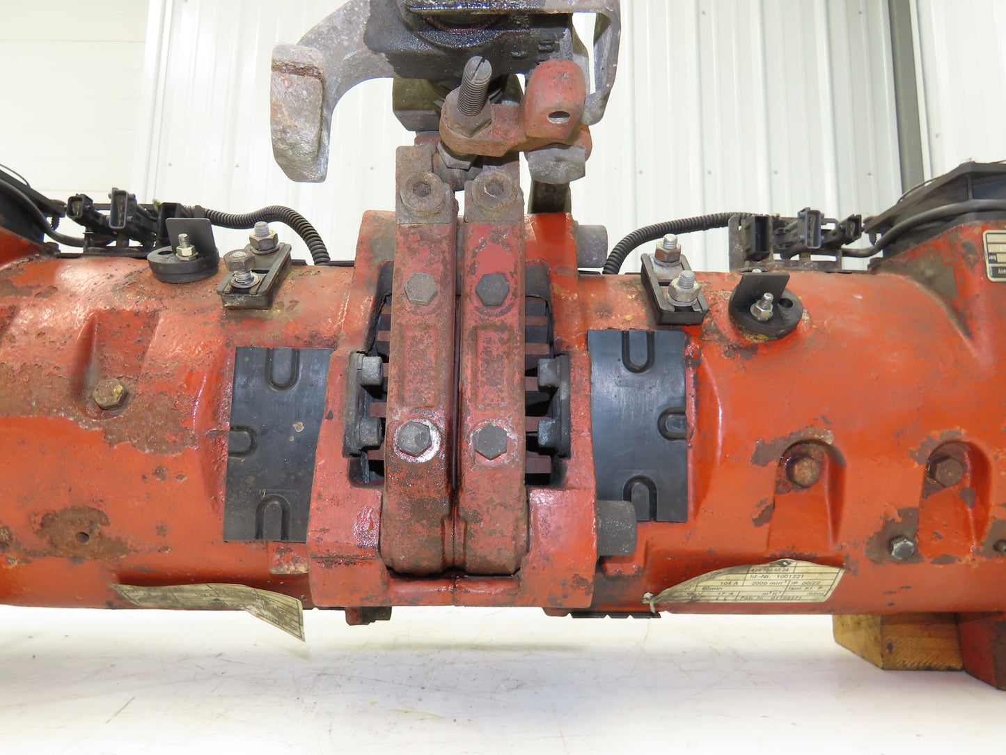 Linde AE18-03 Forklift Dual-Wheel & Motor Front Axle Assembly Off E18C-02