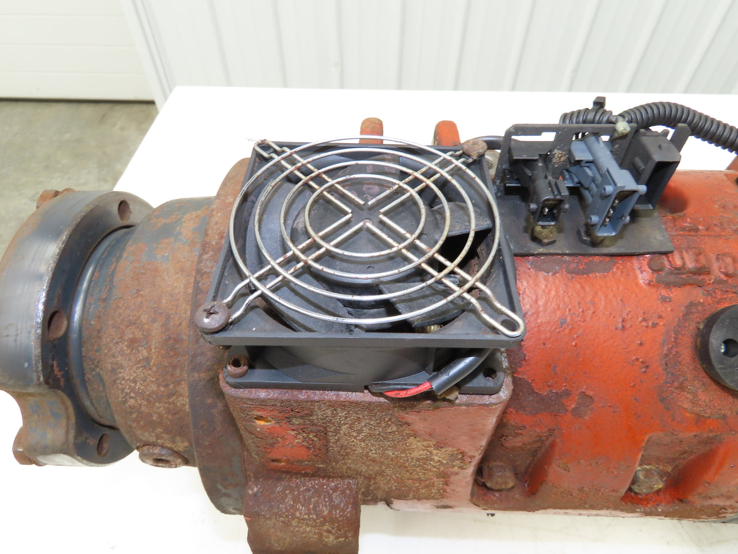 Linde AE18-03 Forklift Dual-Wheel & Motor Front Axle Assembly Off E18C-02