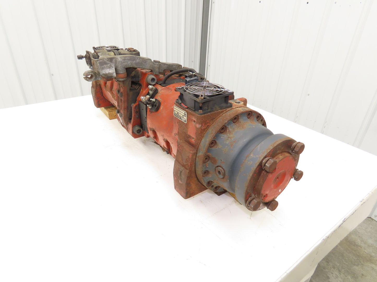 Linde AE18-03 Forklift Dual-Wheel & Motor Front Axle Assembly Off E18C-02