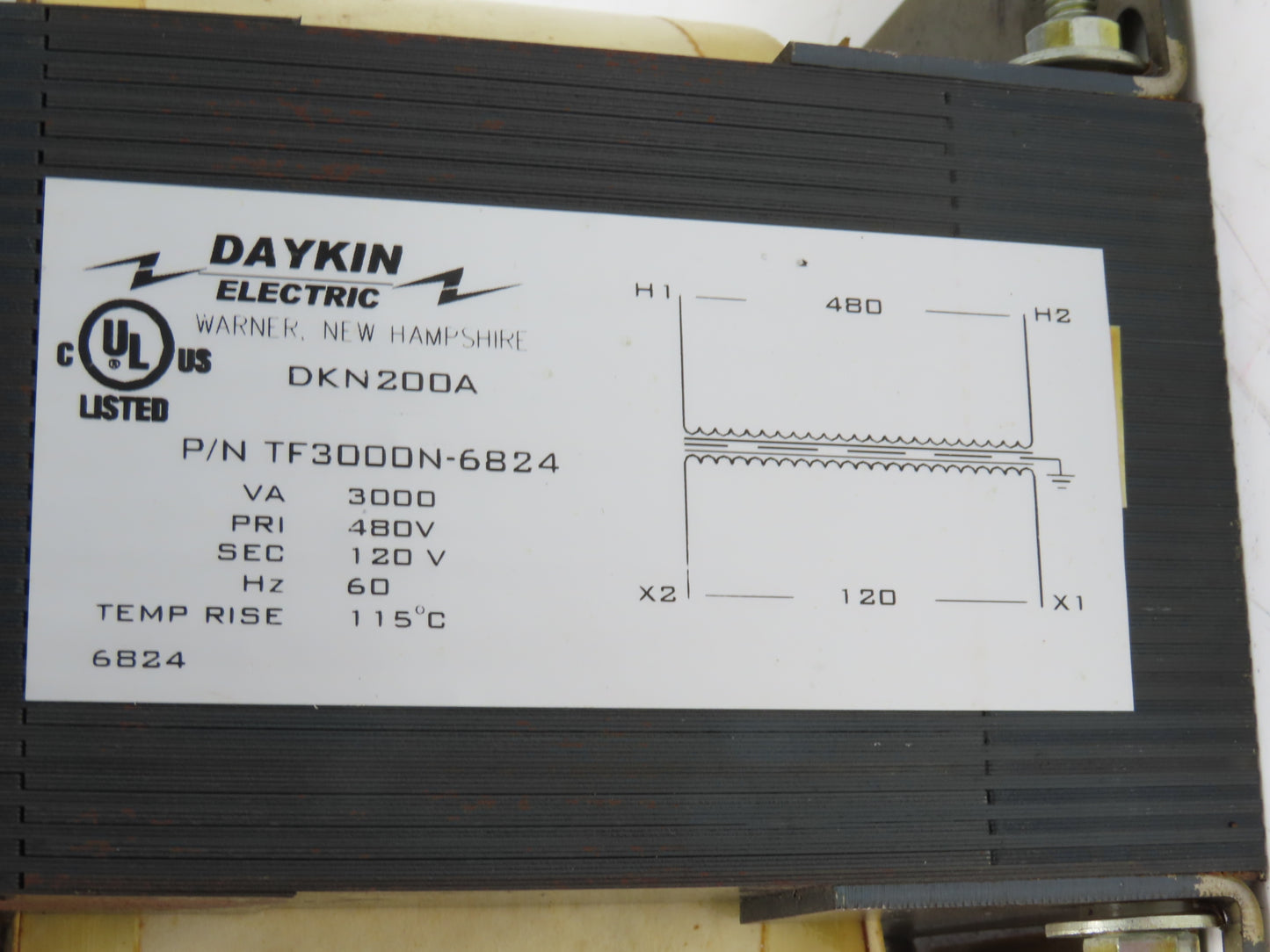 Daykin Stepdown Power Transformer 3kVA 1Ph HV 480V LV 120V with Receptacle