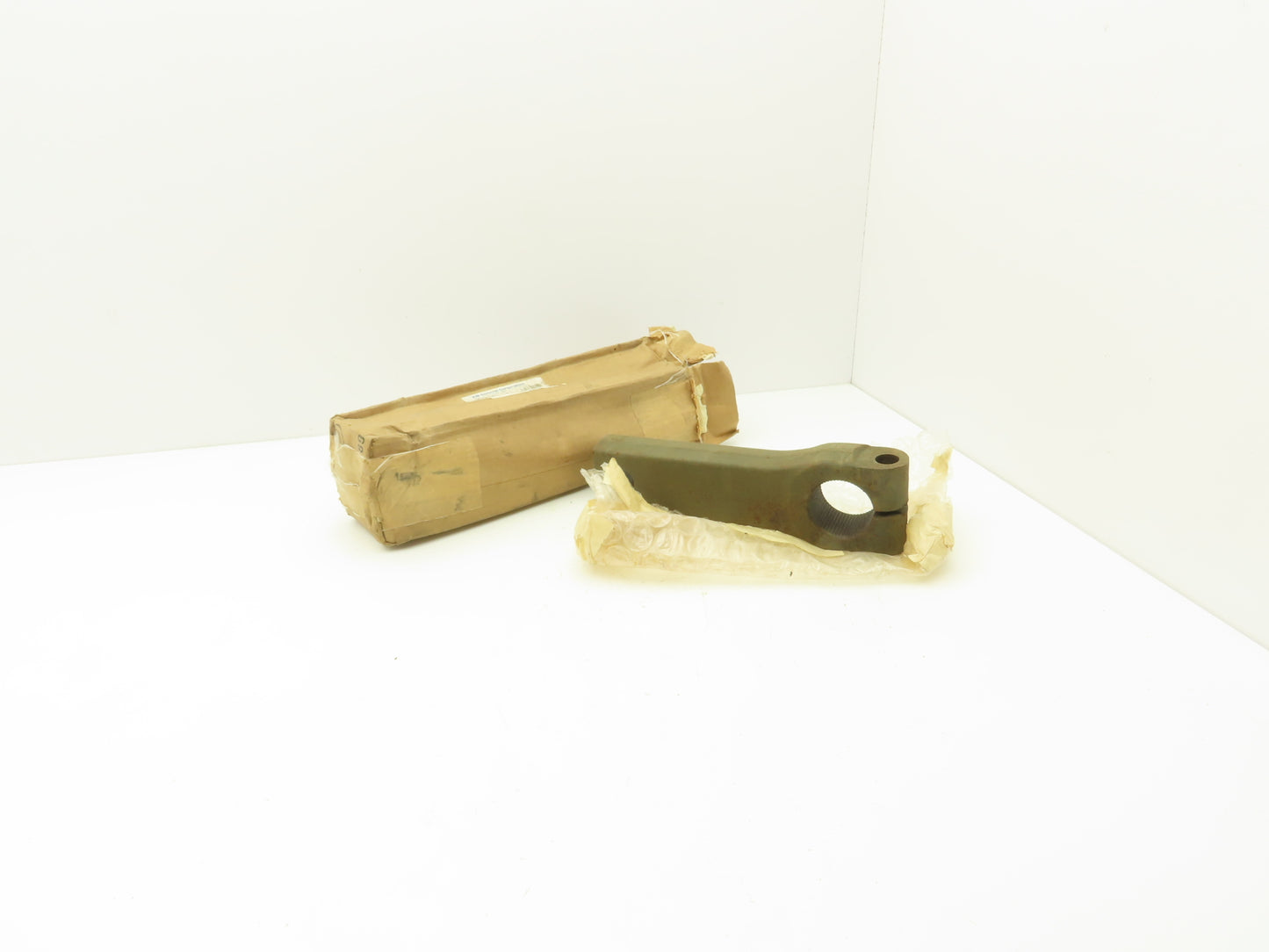 AM General DLA500-84-M-CV90 Humvee Pitman Arm Steering Replacement 15B41