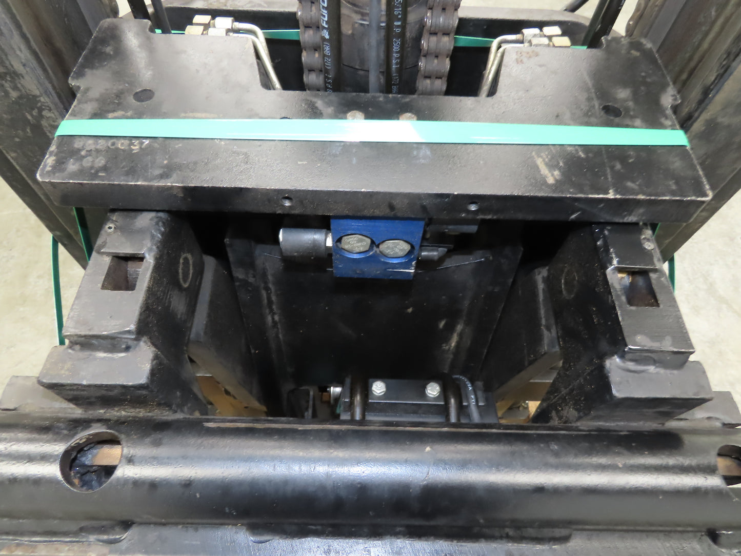 Hyster Mast & Fork Assembly 3 Stage 209" Lift 3000lb Off N30XMR2 Reach Truck