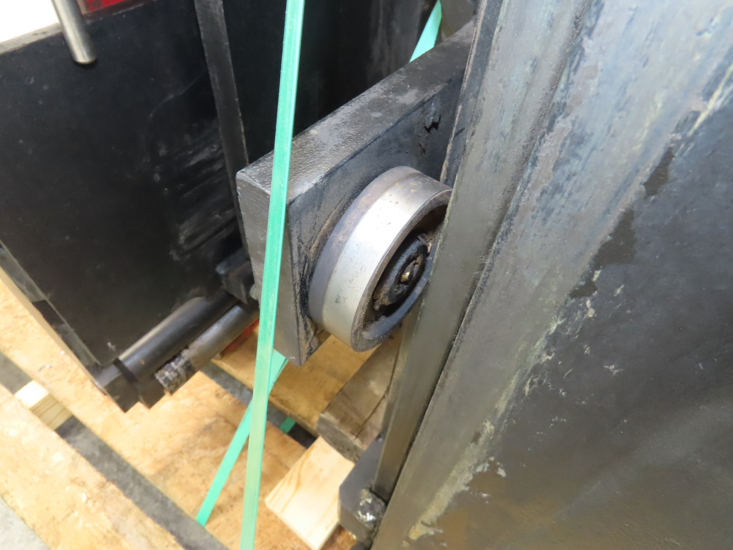 Hyster Mast & Fork Assembly 3 Stage 209" Lift 3000lb Off N30XMR2 Reach Truck