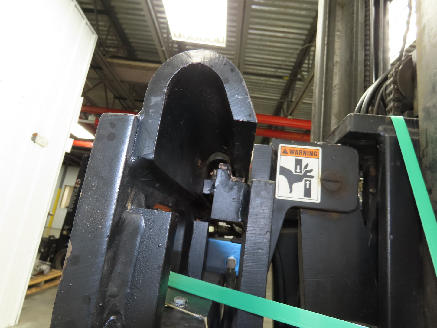 Hyster Mast & Fork Assembly 3 Stage 209" Lift 3000lb Off N30XMR2 Reach Truck