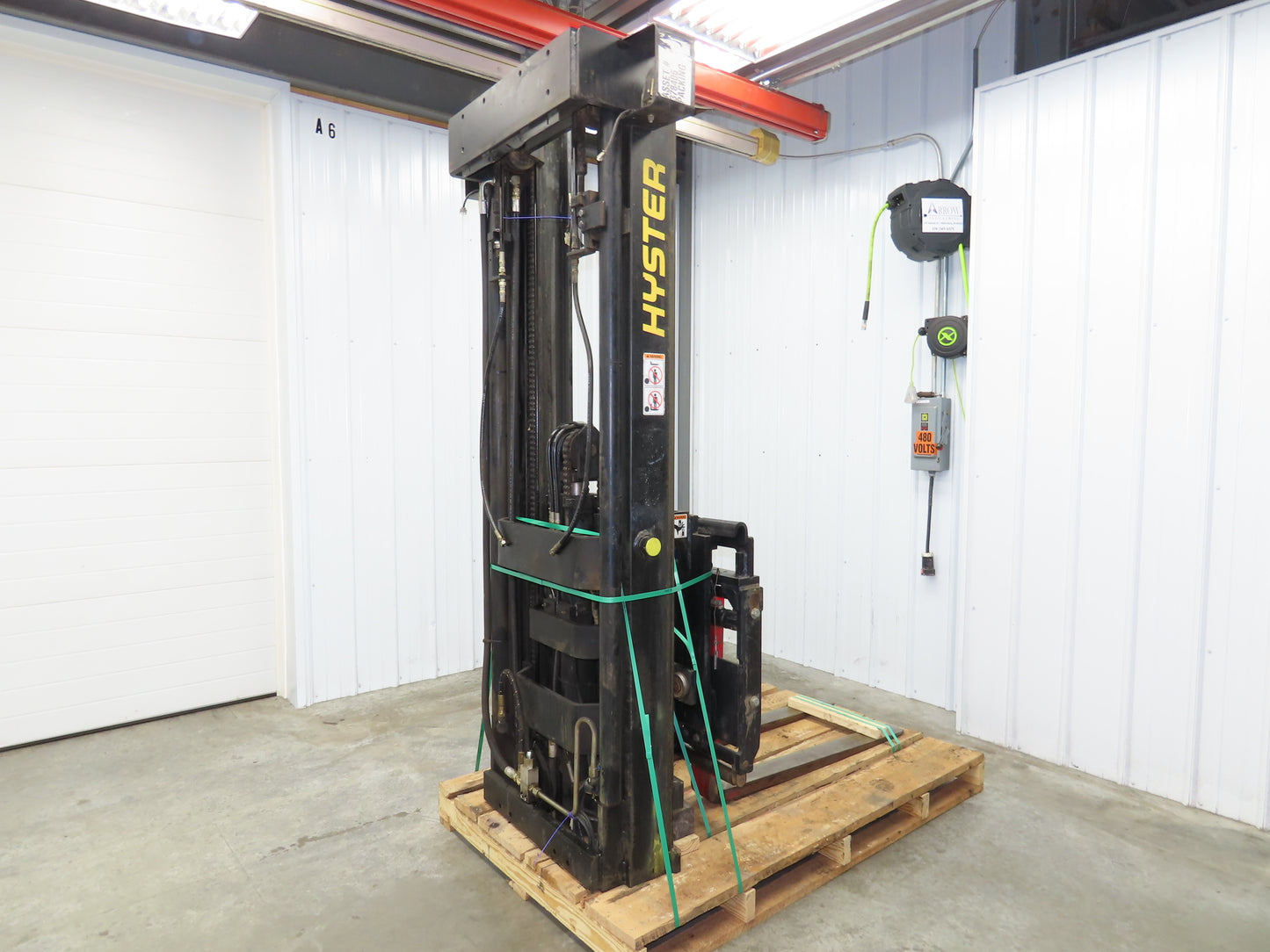 Hyster Mast & Fork Assembly 3 Stage 209" Lift 3000lb Off N30XMR2 Reach Truck