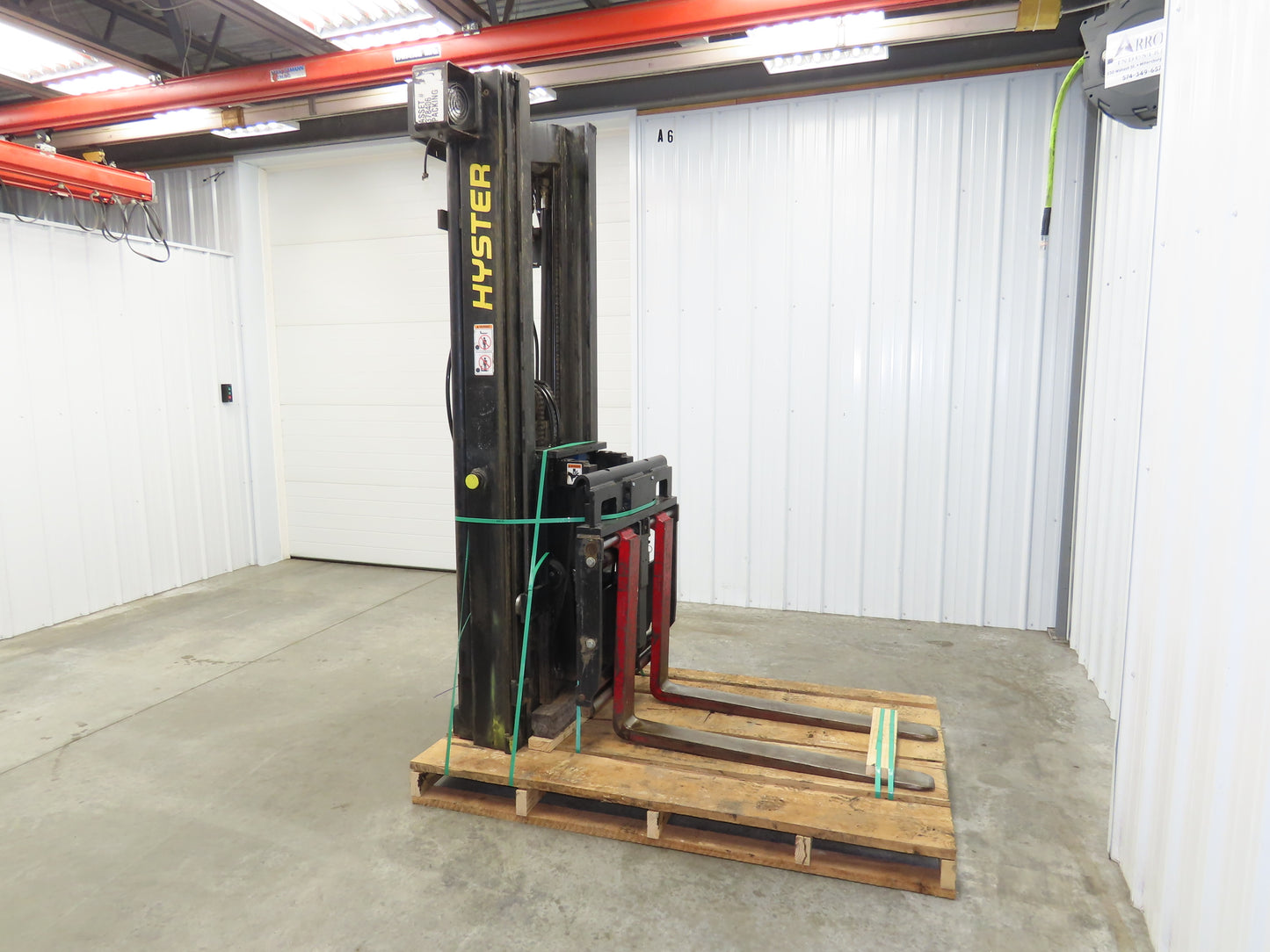 Hyster Mast & Fork Assembly 3 Stage 209" Lift 3000lb Off N30XMR2 Reach Truck