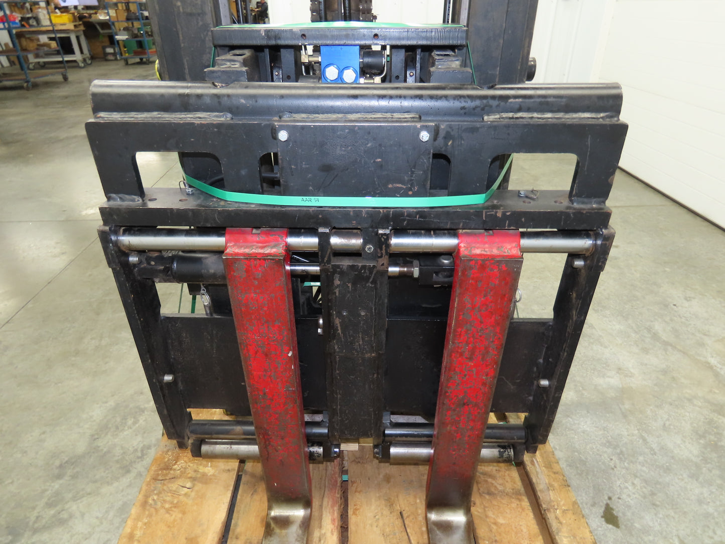 Hyster Mast & Fork Assembly 3 Stage 209" Lift 3000lb Off N30XMR2 Reach Truck