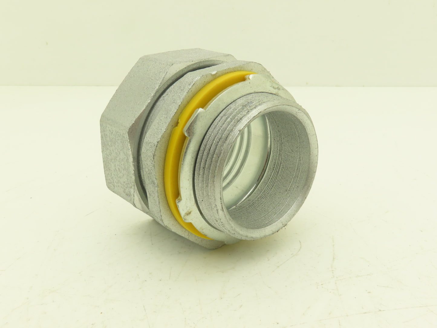 Cooper Crouse-Hinds LT250 2-1/2" Straight Non-Insulated Liquidtight Connector