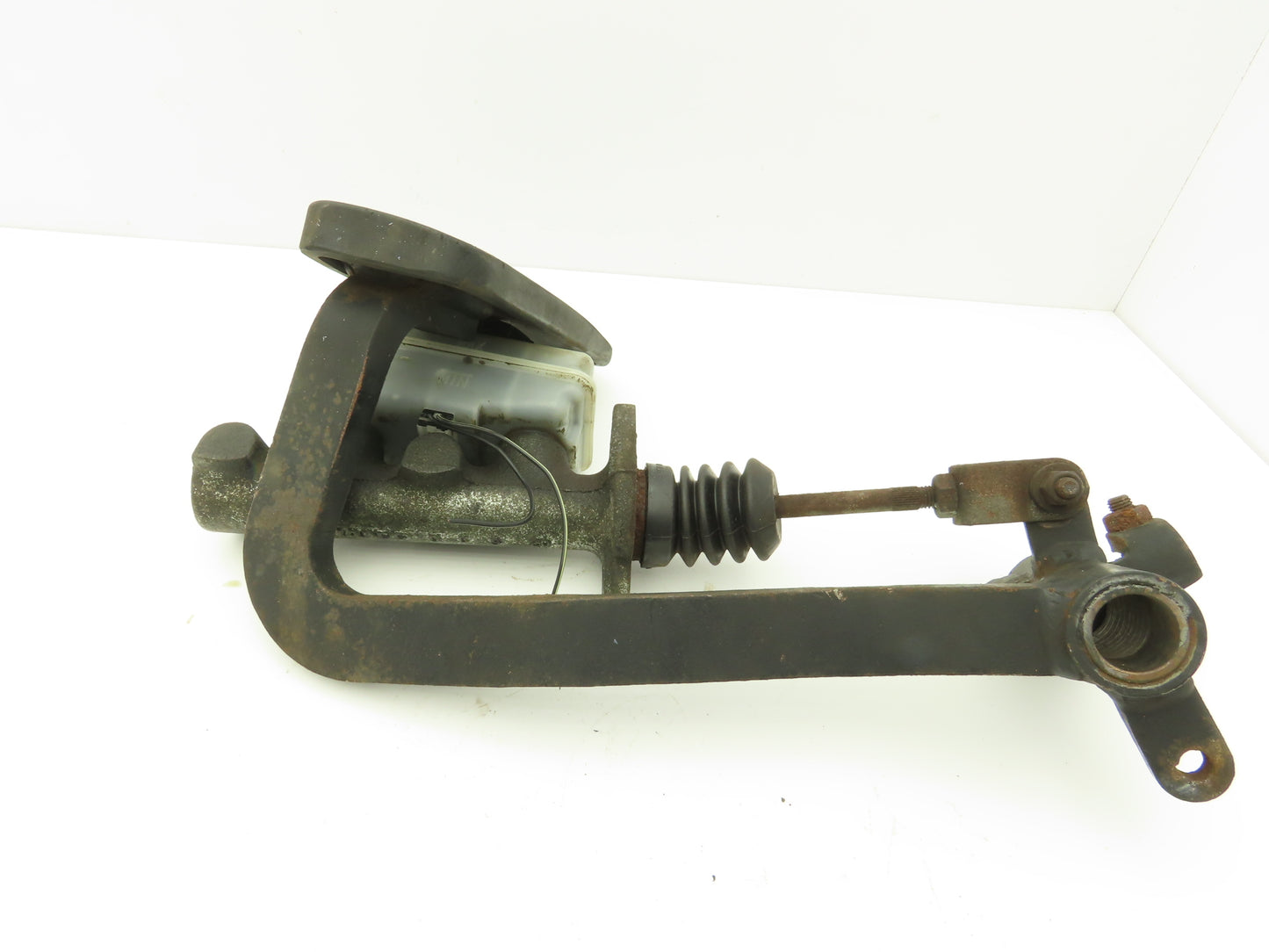 Hyster Brake Pedal & Master Cylinder Assembly Removed From E60Z-33 Forklift