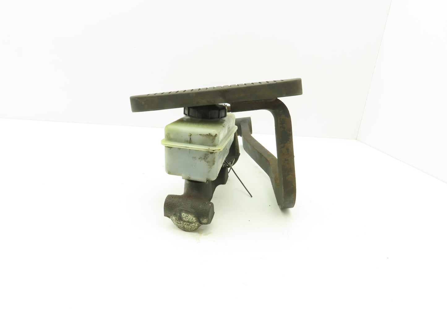 Hyster Brake Pedal & Master Cylinder Assembly Removed From E60Z-33 Forklift