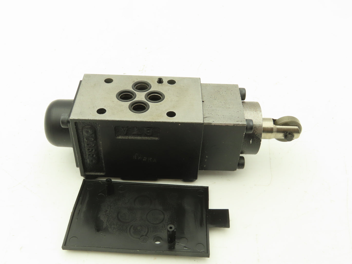 Parker D1VC1H 70 Directional Control Valve 2-Position Cam Roller 5000 PSI