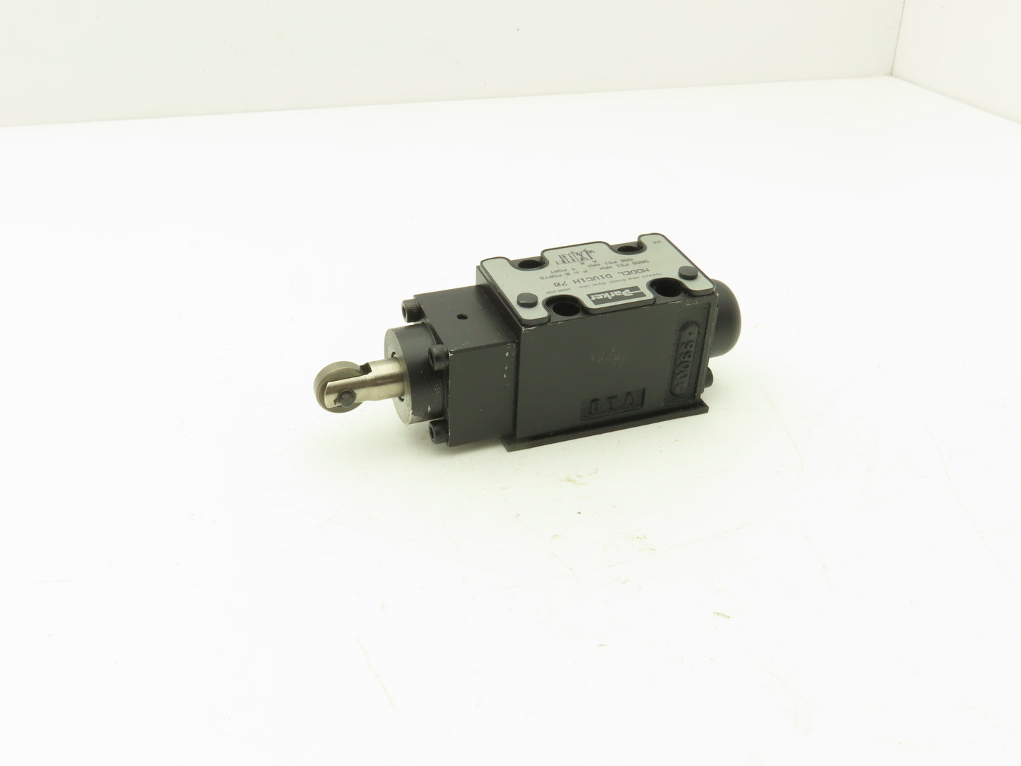 Parker D1VC1H 70 Directional Control Valve 2-Position Cam Roller 5000 PSI