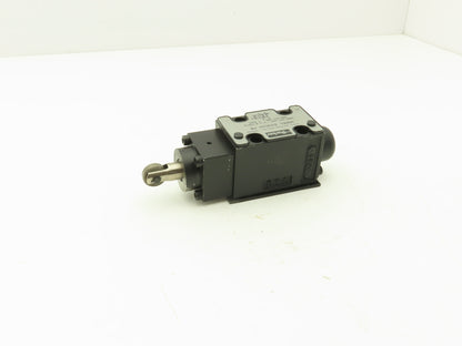Parker D1VC1H 70 Directional Control Valve 2-Position Cam Roller 5000 PSI