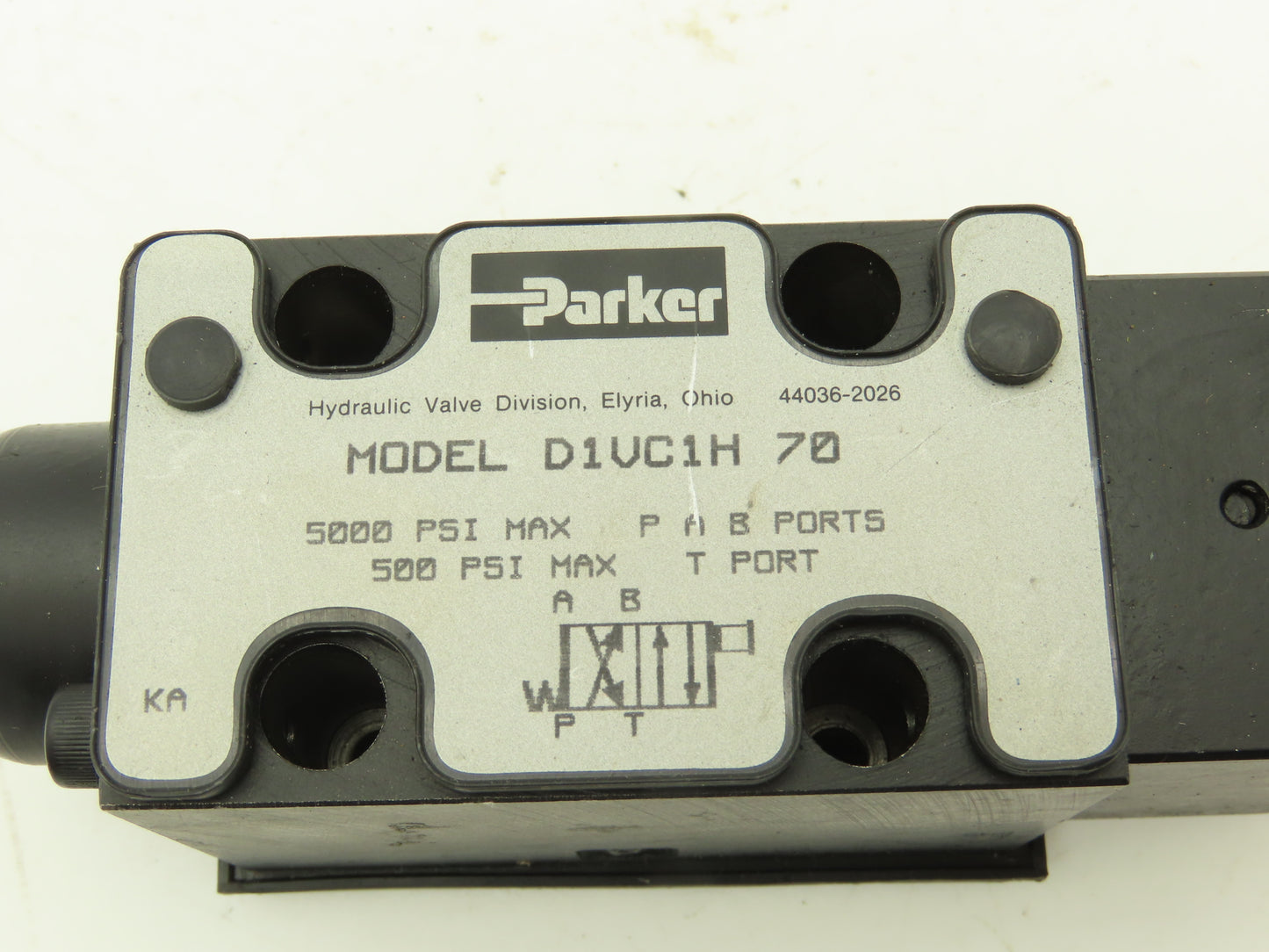 Parker D1VC1H 70 Directional Control Valve 2-Position Cam Roller 5000 PSI