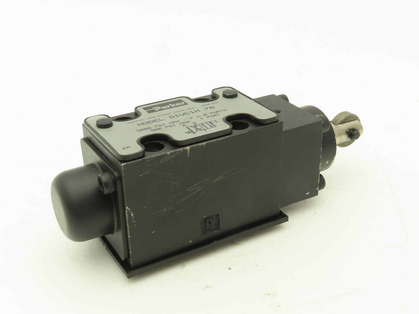 Parker D1VC1H 70 Directional Control Valve 2-Position Cam Roller 5000 PSI