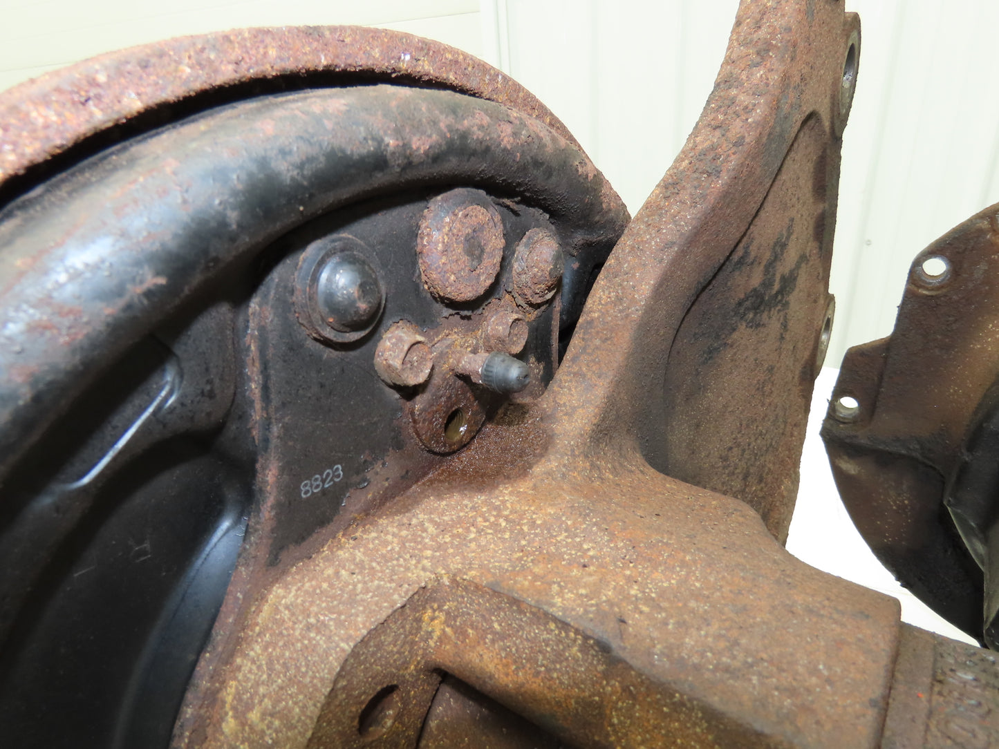 Hyster E60Z-33 Forklift Front Dual Wheel Drive Axle Assembly 6-Lug & Park Brake