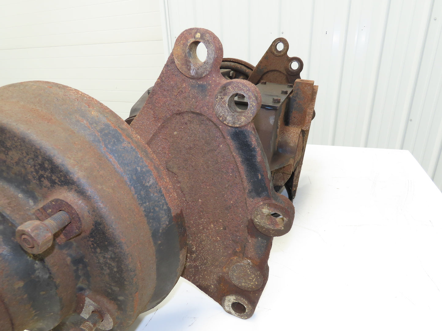 Hyster E60Z-33 Forklift Front Dual Wheel Drive Axle Assembly 6-Lug & Park Brake