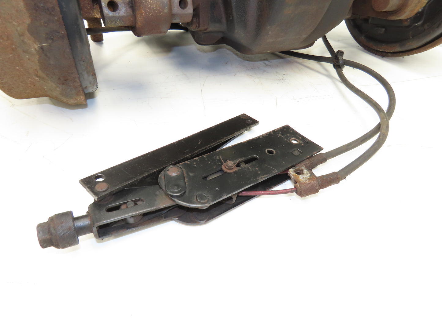 Hyster E60Z-33 Forklift Front Dual Wheel Drive Axle Assembly 6-Lug & Park Brake