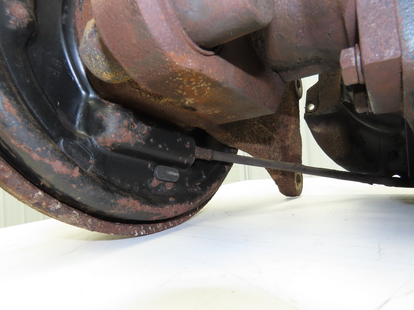 Hyster E60Z-33 Forklift Front Dual Wheel Drive Axle Assembly 6-Lug & Park Brake