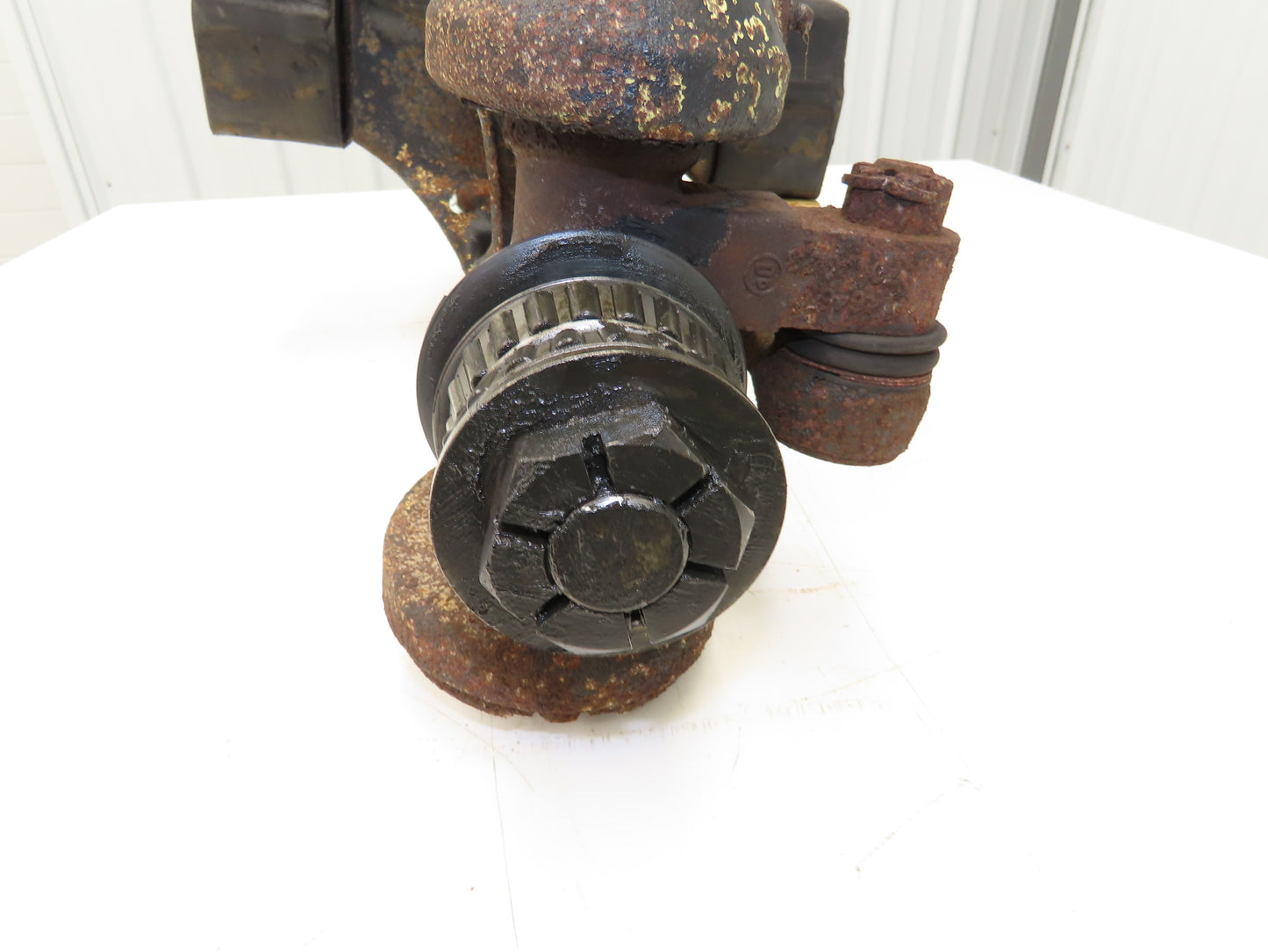 Hyster E60Z-33 Electric Forklift Rear Axle Dual Hydraulic Steering Assembly