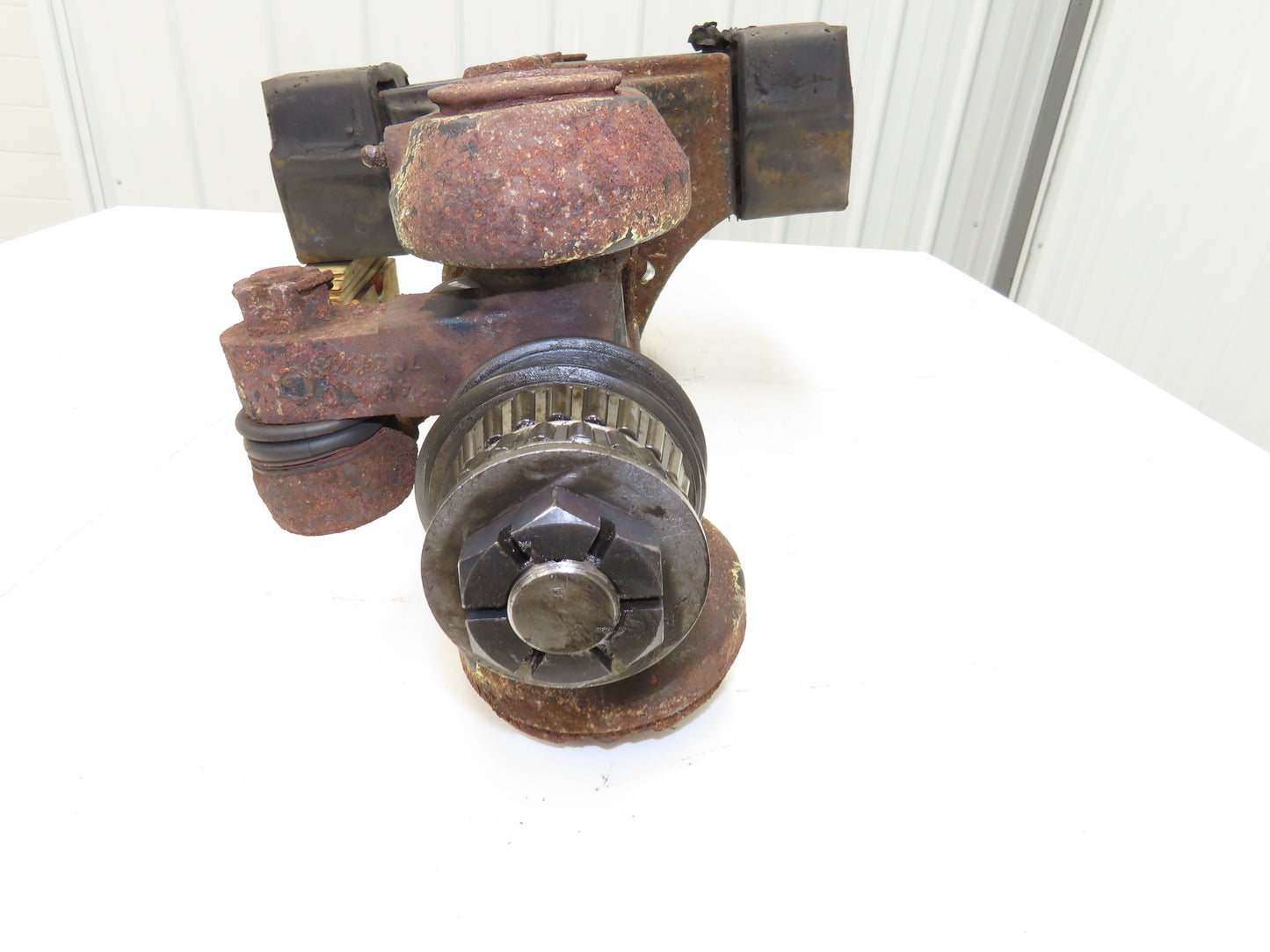 Hyster E60Z-33 Electric Forklift Rear Axle Dual Hydraulic Steering Assembly