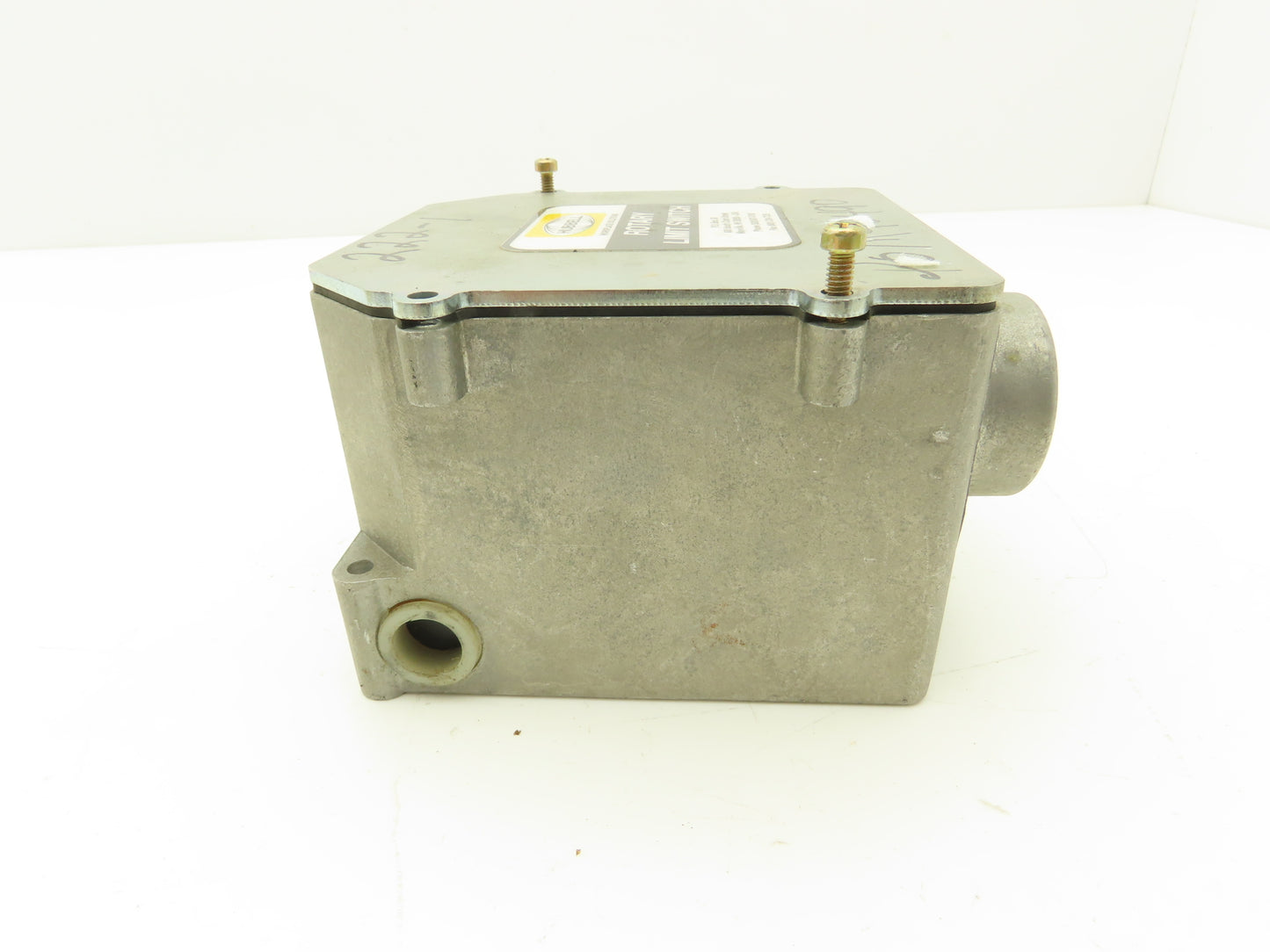 Hubbell 55-4E-2SP-WR-222 Rotary Cam Limit Switch 222:1 Gear Ratio 2NO 2NC 600V