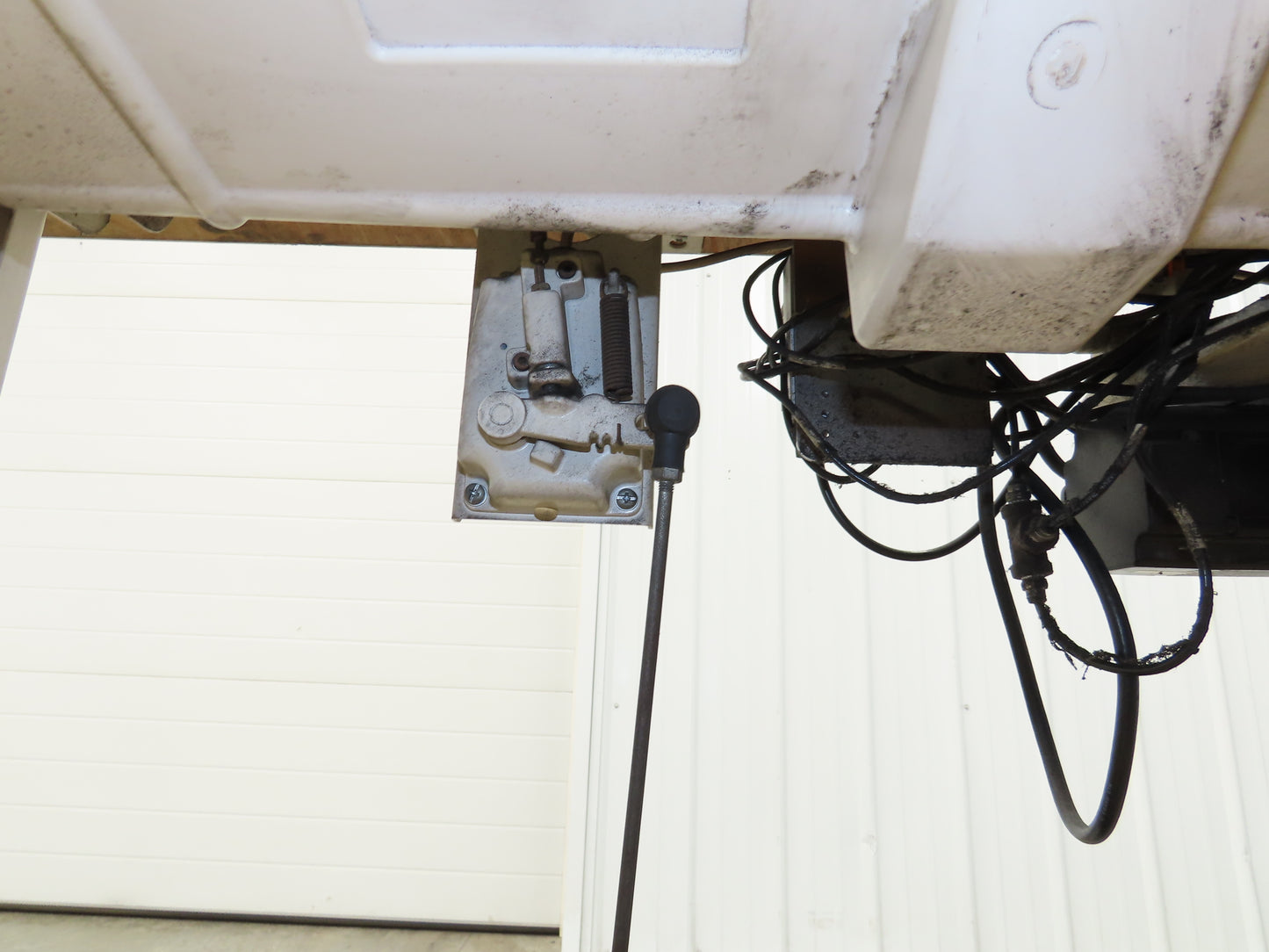 KM-1070BLX-7 Fortuna Industrial Sewing Embroidery Servo Machine 230VAC 1Ph *Read