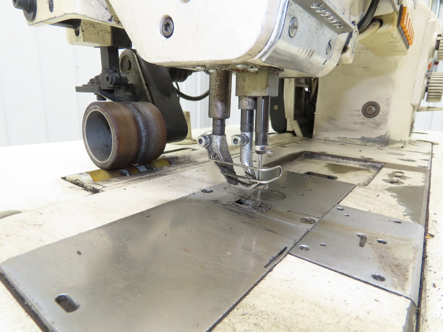 KM-1070BLX-7 Fortuna Industrial Sewing Embroidery Servo Machine 230VAC 1Ph *Read