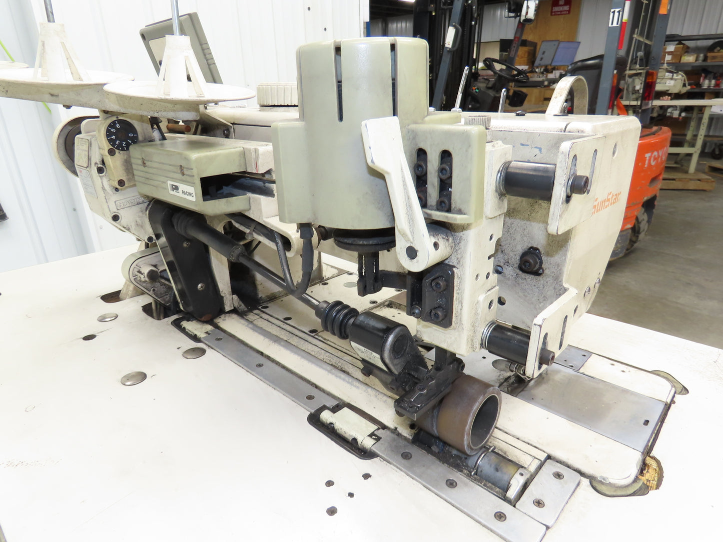 KM-1072BLX-7 Fortuna Industrial Sewing Embroidery Servo Machine 230VAC 1Ph *Read