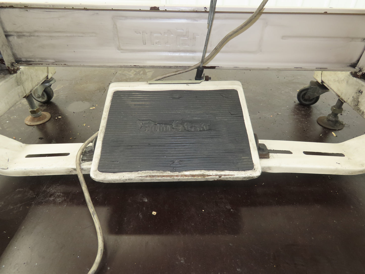 KM-1072BLX-7 Fortuna Industrial Sewing Embroidery Servo Machine 230VAC 1Ph *Read