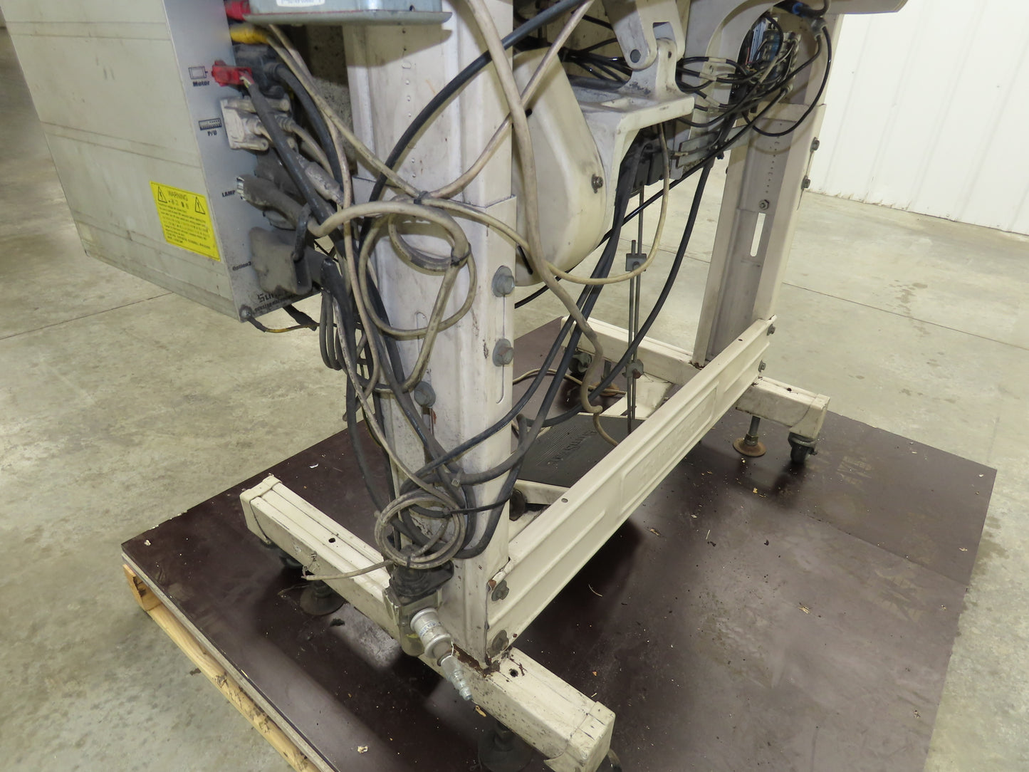 KM-1072BLX-7 Fortuna Industrial Sewing Embroidery Servo Machine 230VAC 1Ph *Read