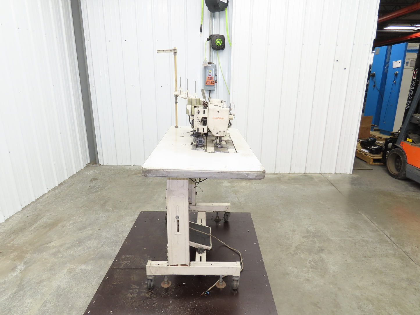 KM-1072BLX-7 Fortuna Industrial Sewing Embroidery Servo Machine 230VAC 1Ph *Read