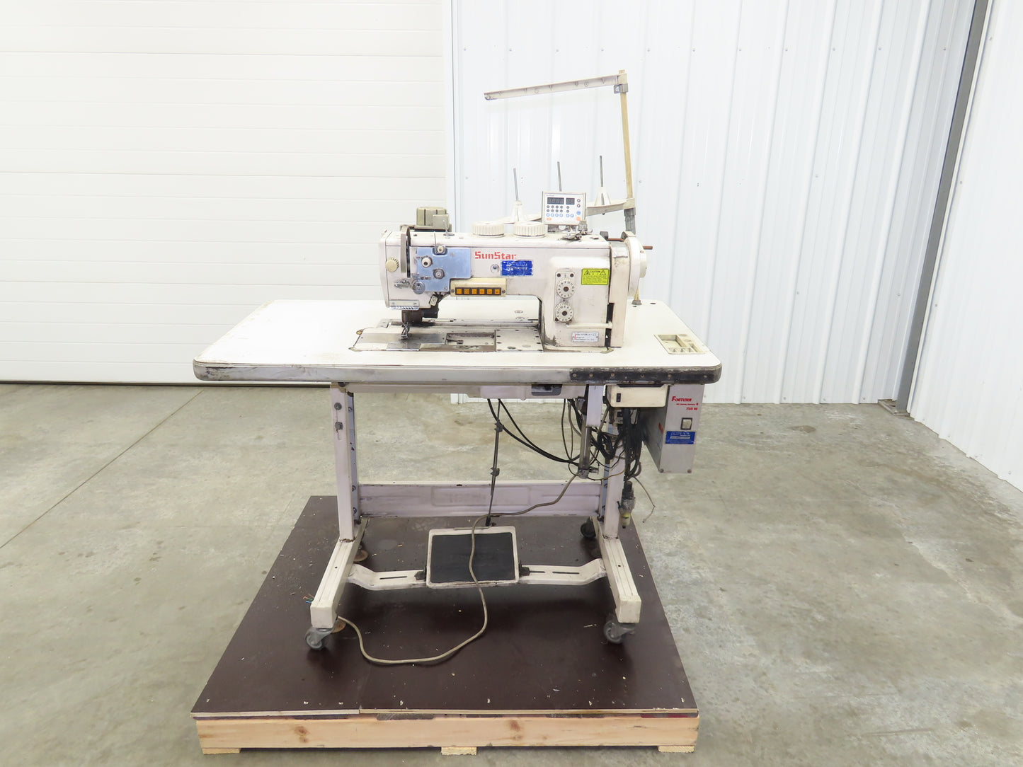 KM-1072BLX-7 Fortuna Industrial Sewing Embroidery Servo Machine 230VAC 1Ph *Read