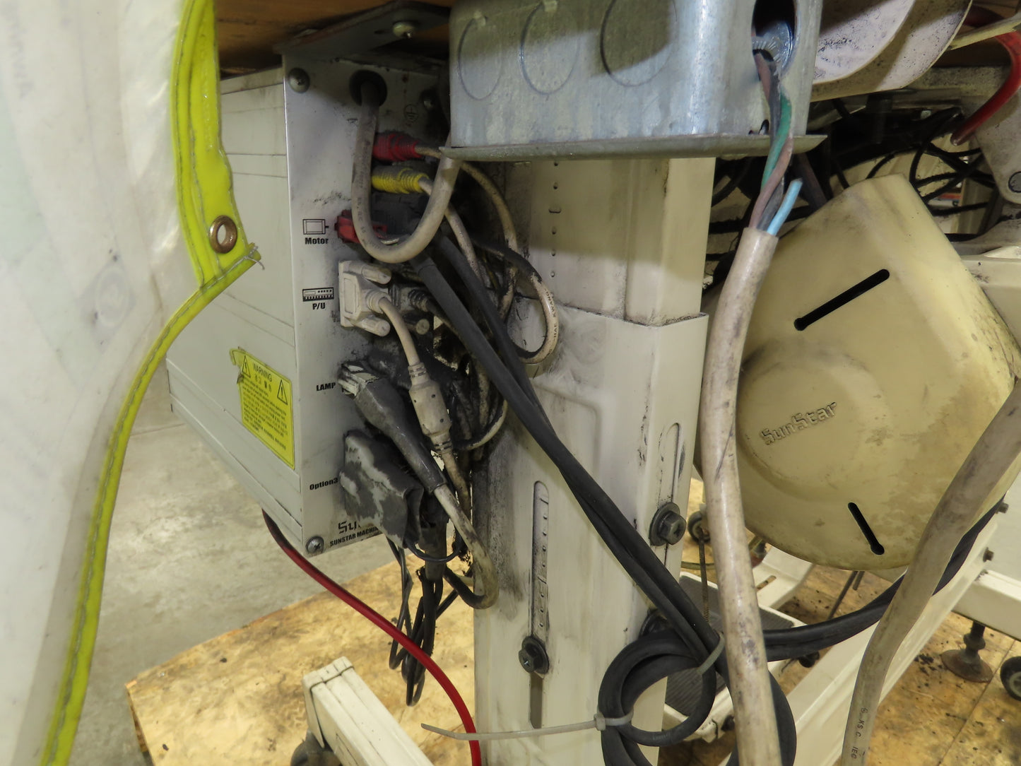 KM-1070BLX-7 Fortuna Industrial Sewing Embroidery Servo Machine 230VAC 1Ph *Read