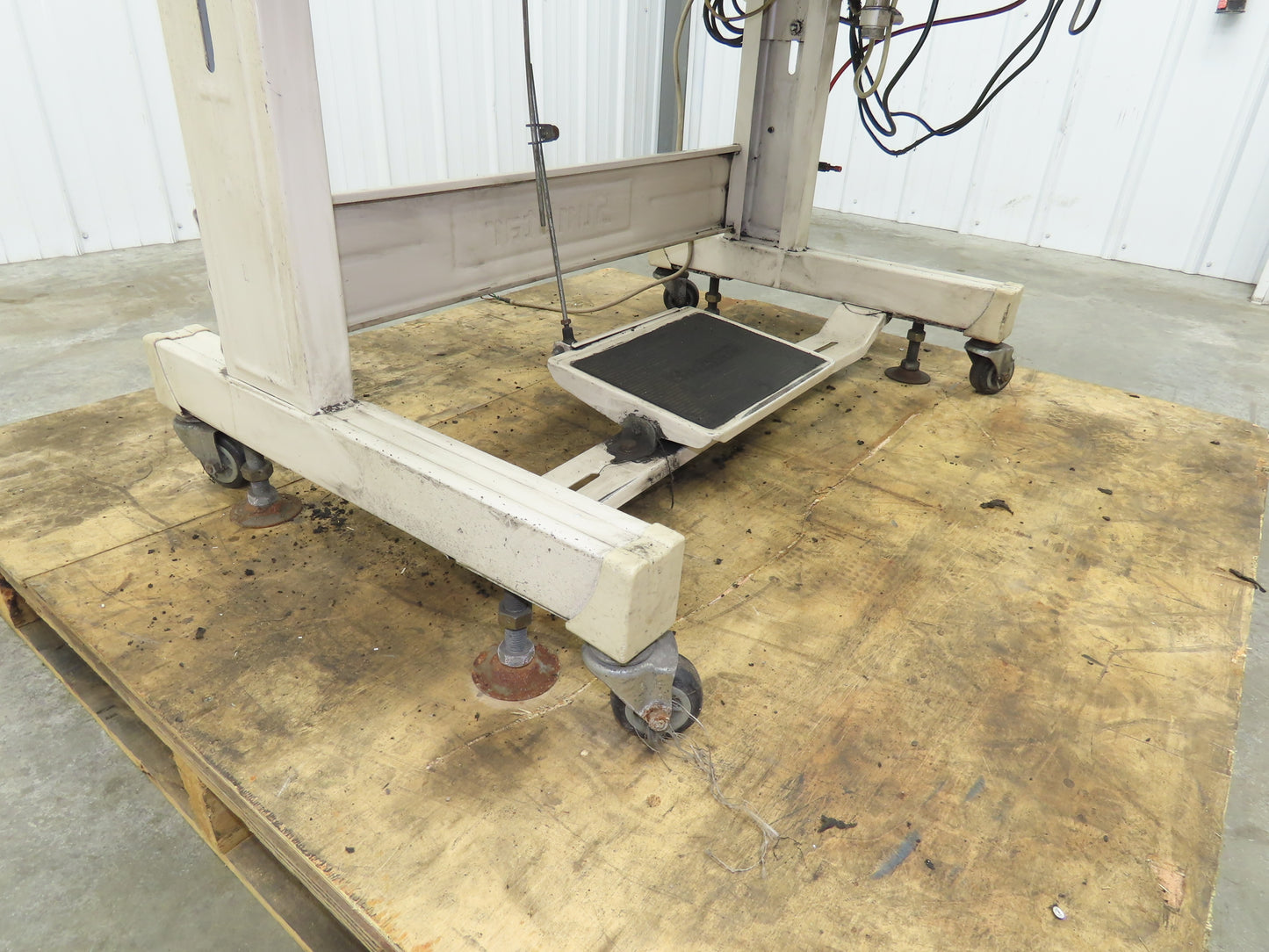 KM-1070BLX-7 Fortuna Industrial Sewing Embroidery Servo Machine 230VAC 1Ph *Read