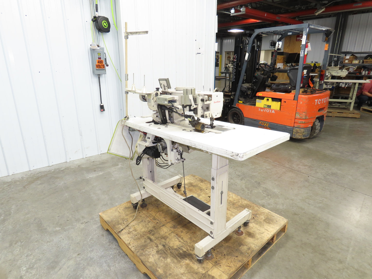 KM-1070BLX-7 Fortuna Industrial Sewing Embroidery Servo Machine 230VAC 1Ph *Read