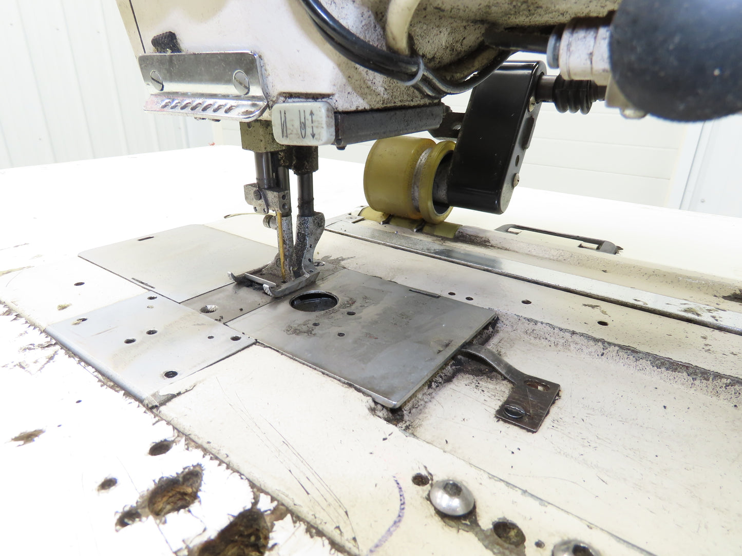 KM-1072BLX-7 Fortuna Industrial Sewing Embroidery Servo Machine 230VAC 1Ph *Read