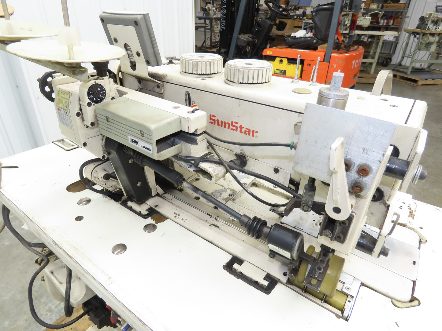 KM-1072BLX-7 Fortuna Industrial Sewing Embroidery Servo Machine 230VAC 1Ph *Read