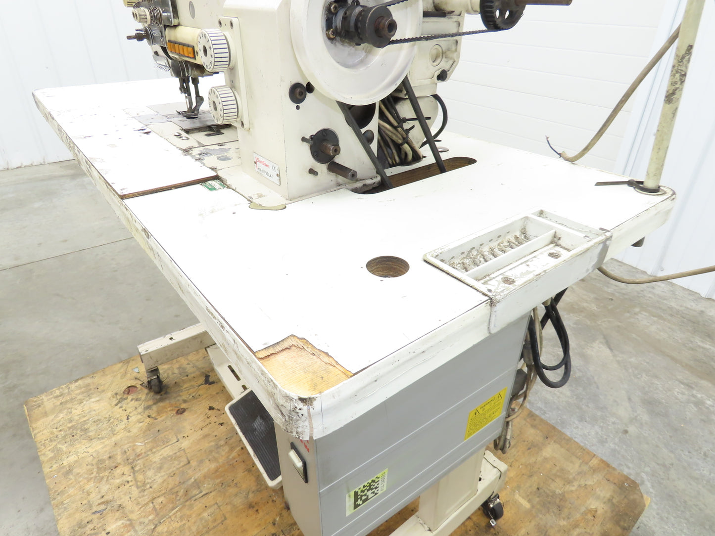 KM-1072BLX-7 Fortuna Industrial Sewing Embroidery Servo Machine 230VAC 1Ph *Read