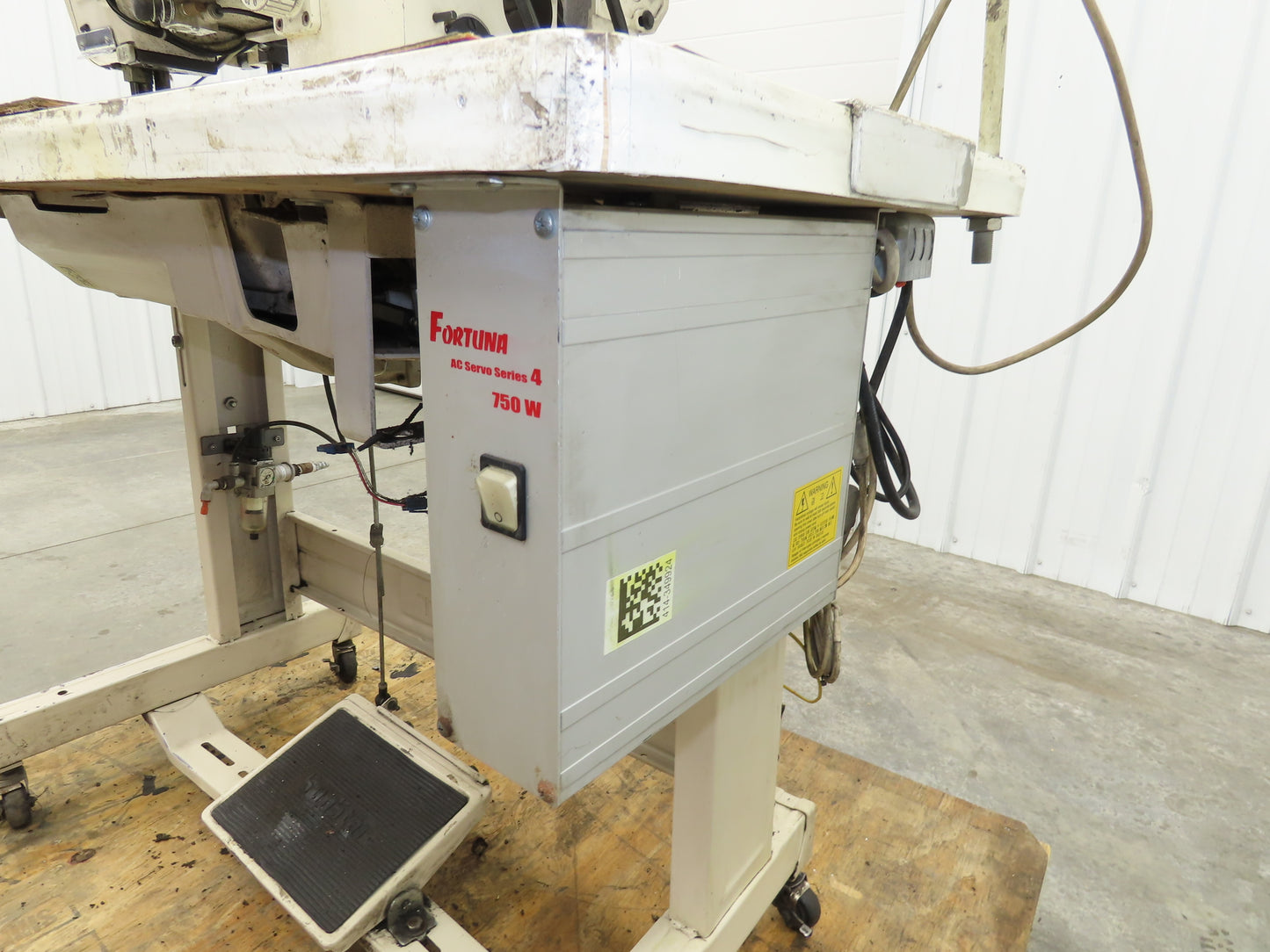 KM-1072BLX-7 Fortuna Industrial Sewing Embroidery Servo Machine 230VAC 1Ph *Read