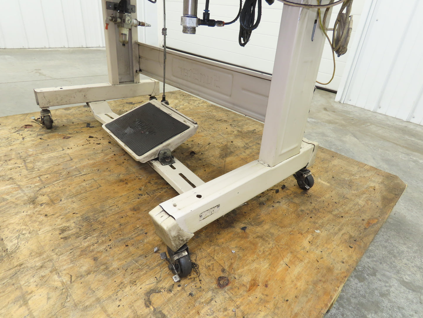 KM-1072BLX-7 Fortuna Industrial Sewing Embroidery Servo Machine 230VAC 1Ph *Read