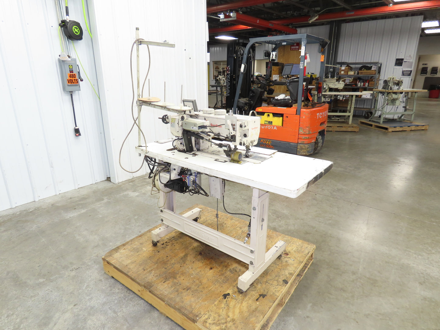 KM-1072BLX-7 Fortuna Industrial Sewing Embroidery Servo Machine 230VAC 1Ph *Read