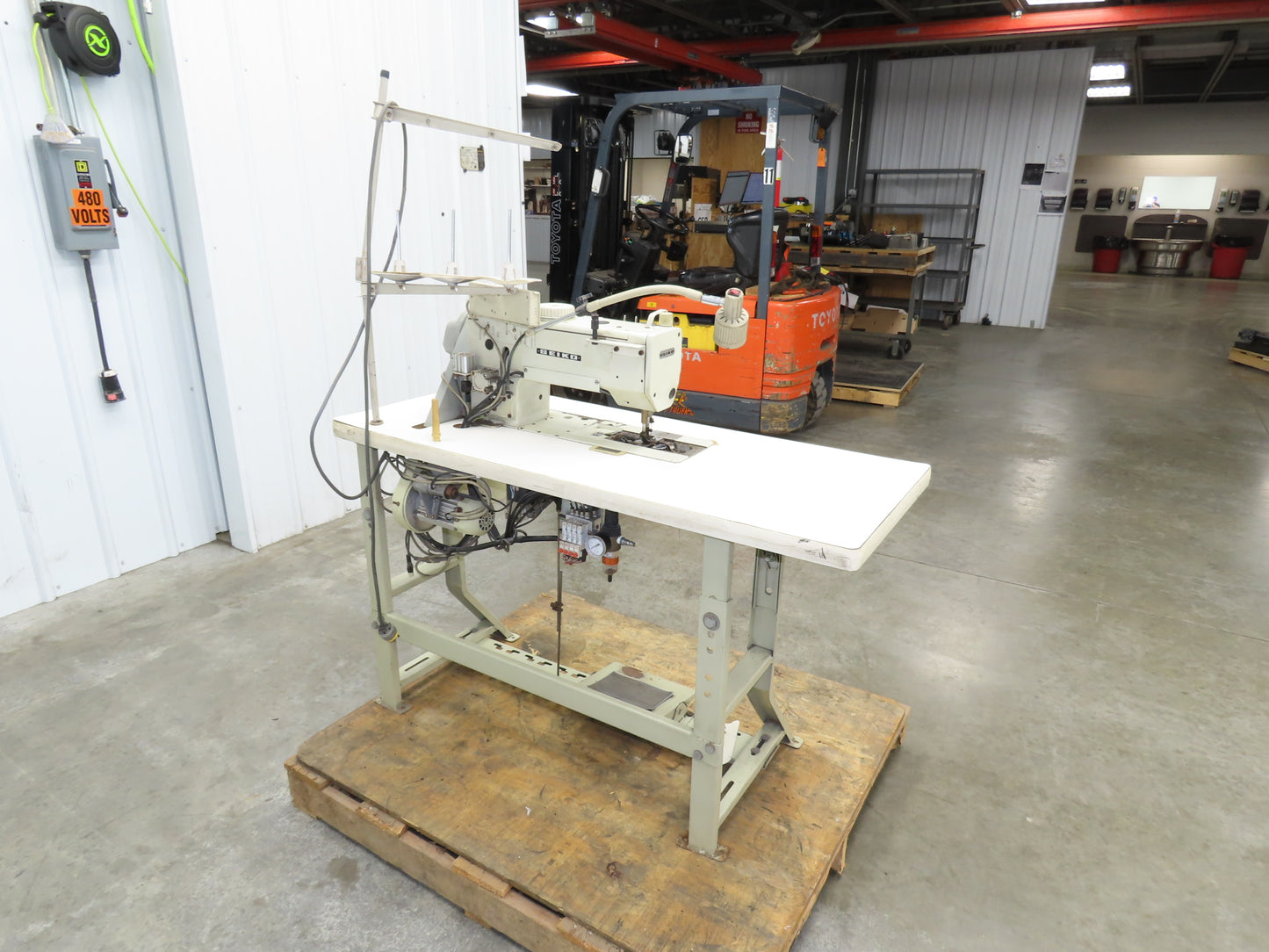 Seiko BBW-28BLC-BTFL-CD-DS Industrial Sewing Walkling Foot Machine 110V *Read