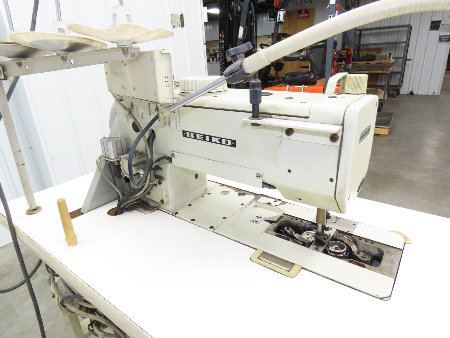 Seiko BBW-28BLC-BTFL-CD-DS Industrial Sewing Walkling Foot Machine 110V *Read