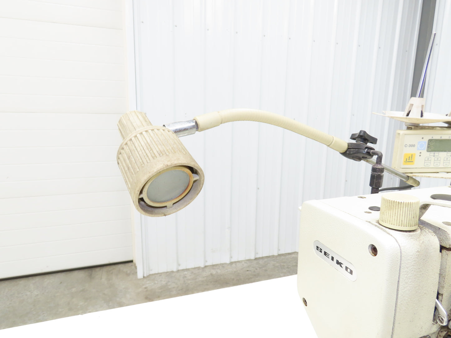 Seiko BBW-28BLC-BTFL-CD-DS Industrial Sewing Walkling Foot Machine 110V *Read