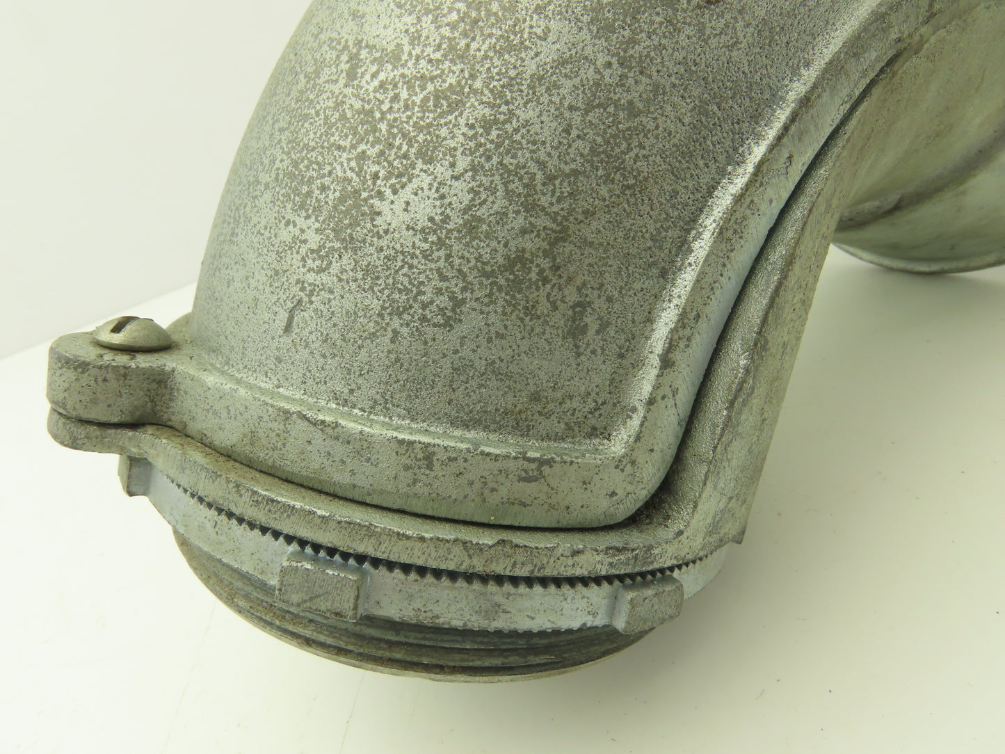 NA Metallic Flex Squeeze Connector 4" 90° Elbow Zinc Die Cast