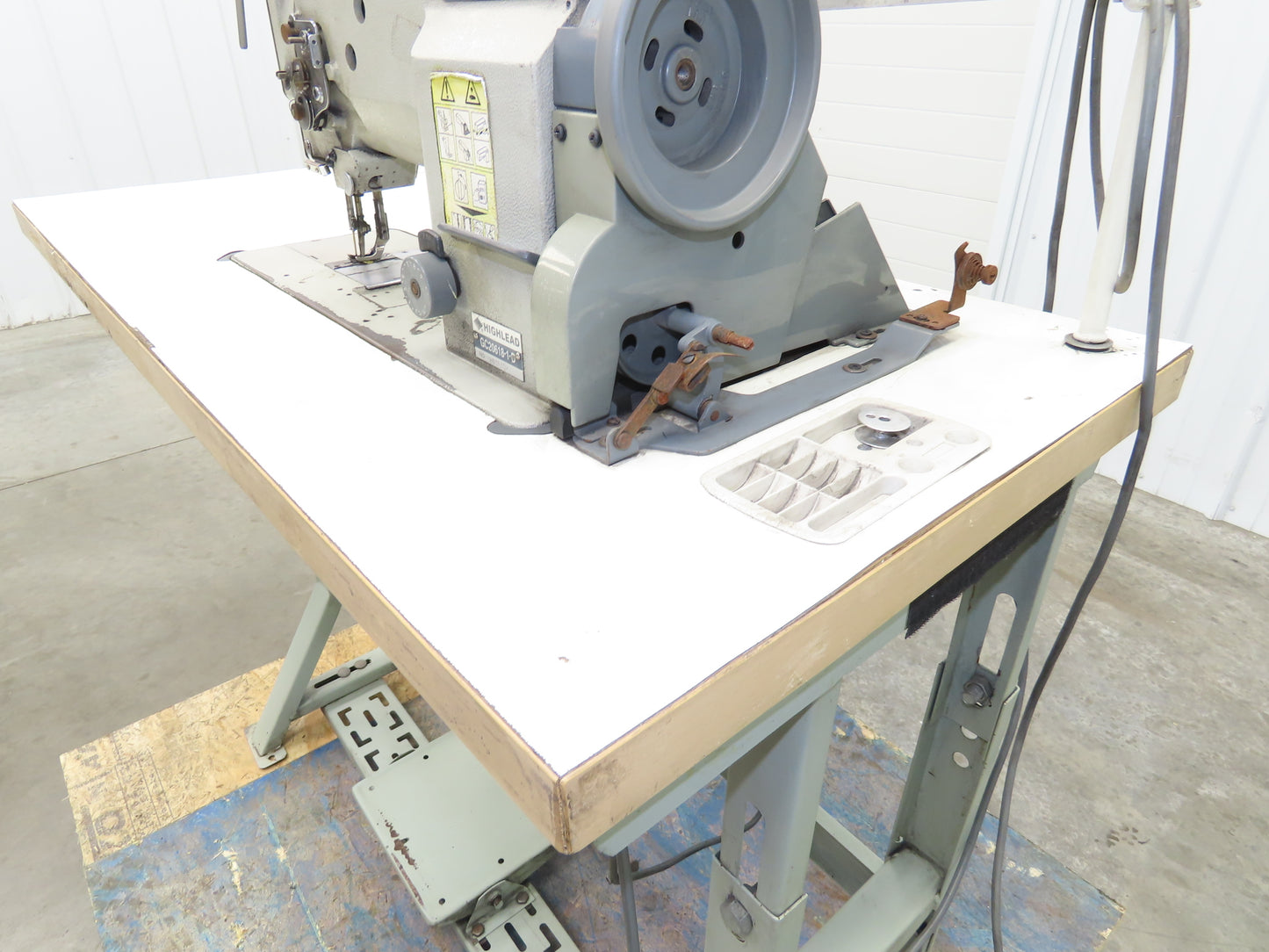 Highlead GC20618-1-D Industrial Sewing Walkling Foot Machine 	220-240V *Read